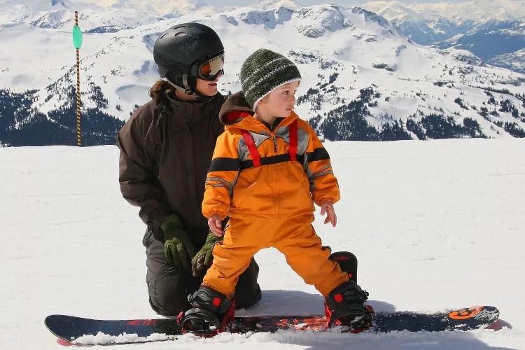 Top 5 Best Snowboards for Kids (Product Reviews)