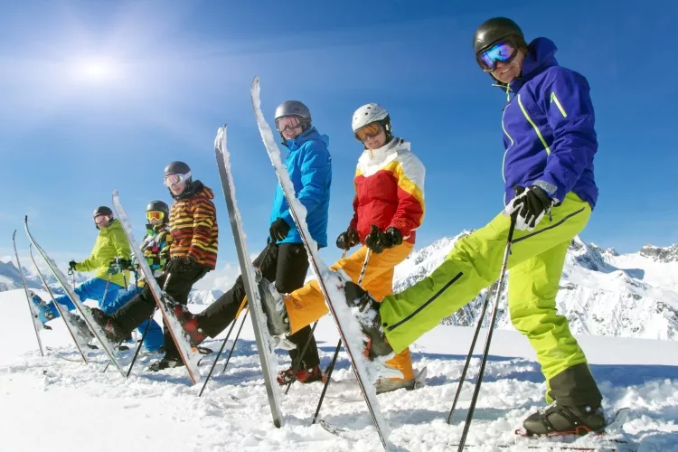 Girls size 6-8 ski/snow clothes - Nambour